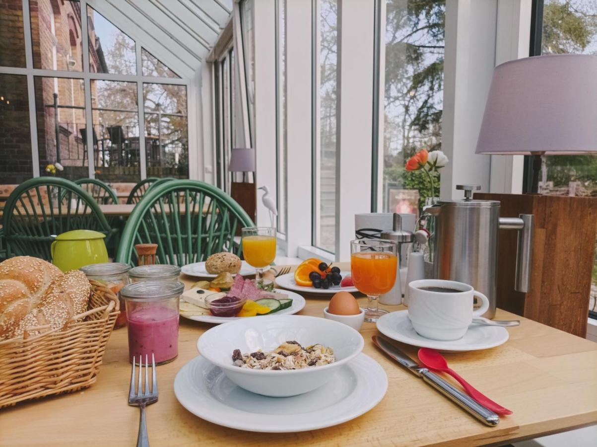 Hotel Schloesschen Sundische Wiese Zingst Extérieur photo