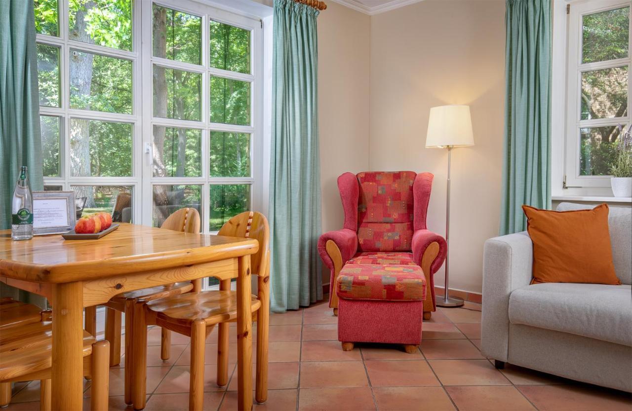 Hotel Schloesschen Sundische Wiese Zingst Extérieur photo