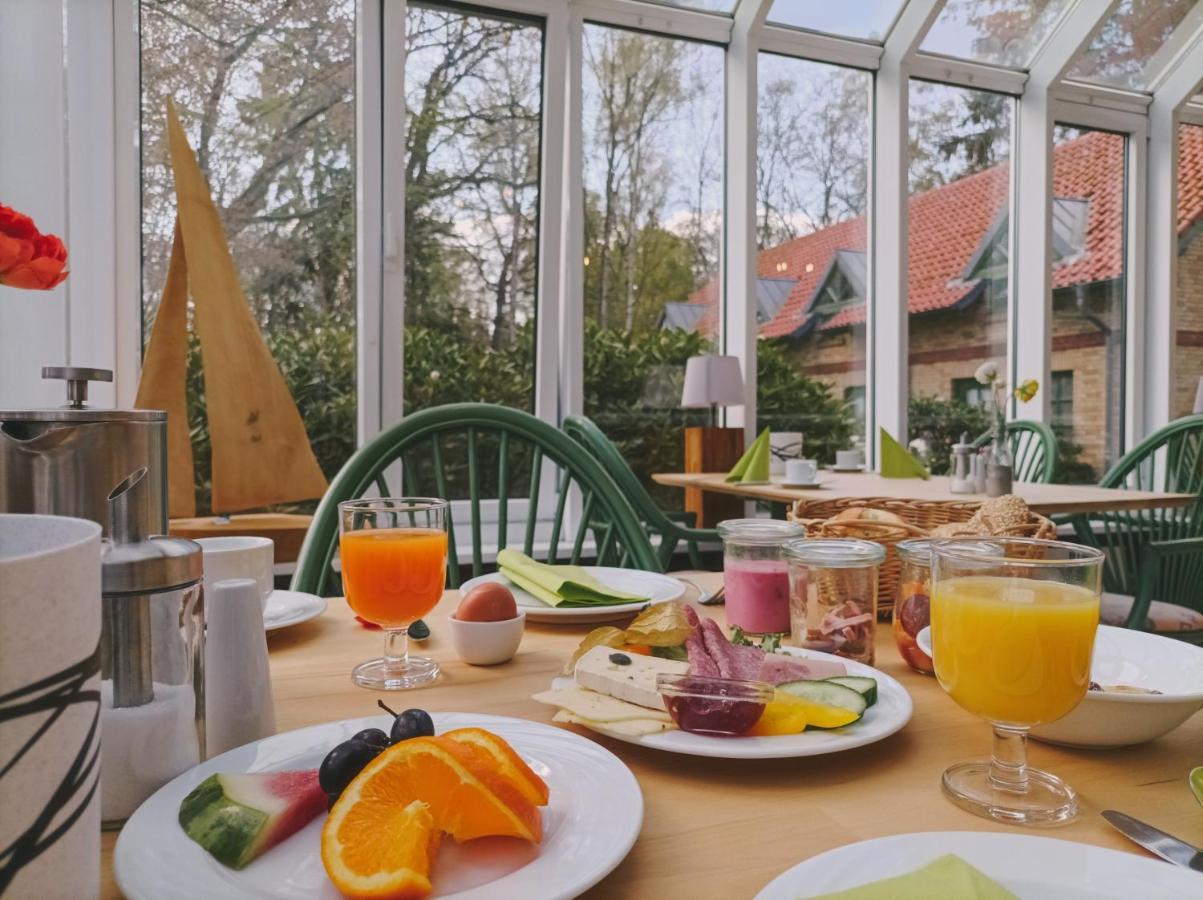 Hotel Schloesschen Sundische Wiese Zingst Extérieur photo
