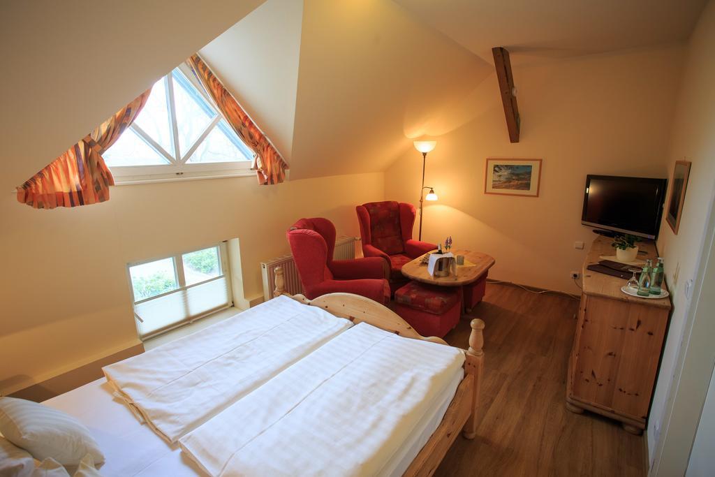 Hotel Schloesschen Sundische Wiese Zingst Extérieur photo